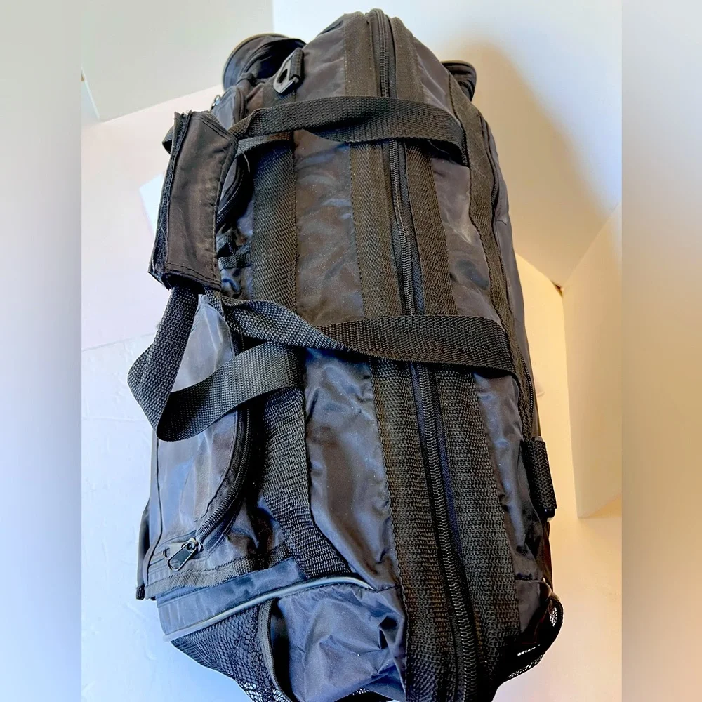 Stylish Vintage Dark Black Duffel Bag with Many Pockets. New without Tags.